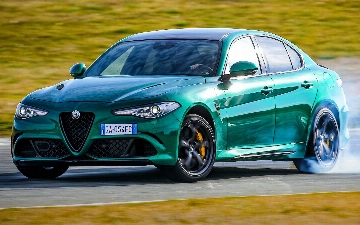 Обновленный Alfa Romeo Guilia 2023 года заметили на дорожных тестах