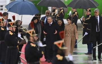 Шавкат Мирзиёев прибыл в Париж