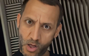 «Я не обкурился»: Джахонгир Отажонов показал, как он чувствует свою музыку – видео