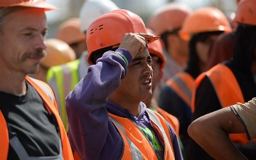 Узбекистан вошел в пятерку стран по количеству рабочих в Казахстане