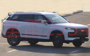 Кроссовер от Chery, похожий на Range Rover Evoque, получит гигантский экран в салоне