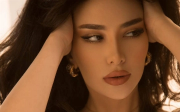 Зарина Низомуддинова показала вещь с автографом Месси — фото