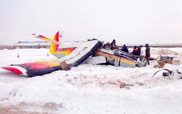 Rossiyada samolyot parvoz vaqtida muzlab qolib, quladi