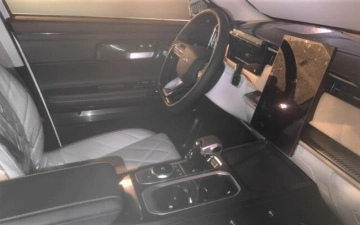 В сети появились фотографии салона нового кроссовера Chery