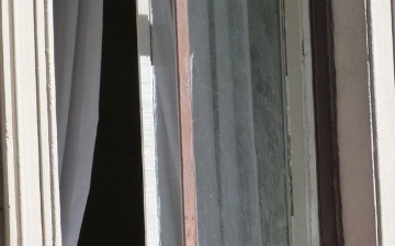 Шестилетняя дочь узбекистанцев выпала из окна квартиры в Питере