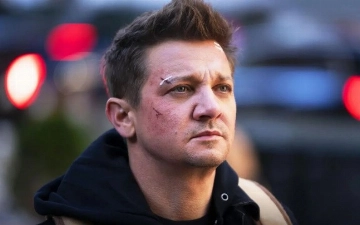 Джереми Реннер вернулся домой после несчастного случая 