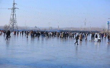 Узбекистанцев призвали не кататься на льду замерзших водоемов