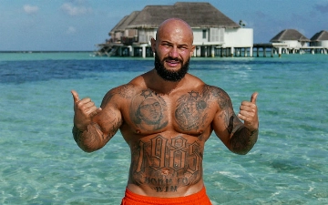 Джигана заметили в очереди за паспортом Израиля