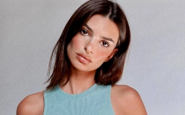 Эмили Ратаковски перекрасилась и постригла каре и челку