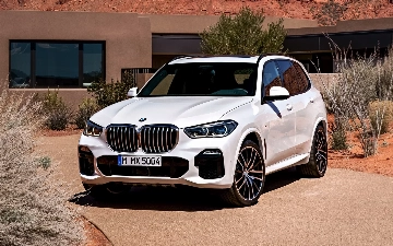 BMW показал обновленный X5