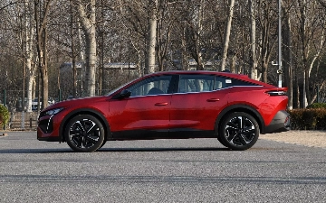 Peugeot показала новый 408X