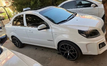 В Ташкенте продают тюнингованную третью Nexia за рекордные деньги