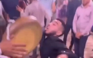 В Узбекистане мужчина шокировал гостей своим неадекватным поведением на свадьбе