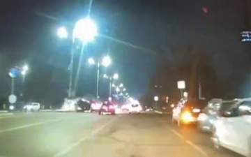 Появилось видео с моментом столкновения четырех автомобилей на Юнусабаде