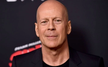 После объявления о болезни: Брюс Уиллис снялся в рекламе бренда своей жены