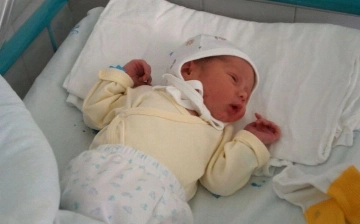 За месяц в Узбекистане родилось почти 65 тысяч детей