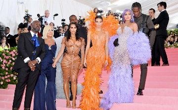 Семейство Кардашьян могут не пригласить на Met Gala