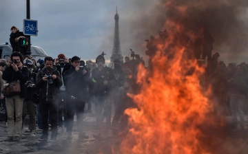 Во Франции задержали более 300 человек, недовольных пенсионной реформой