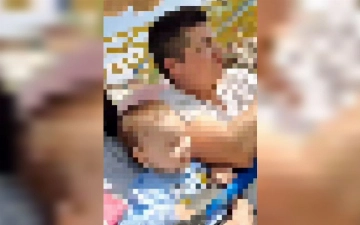 В Бухаре семья выпала с карусели (видео)