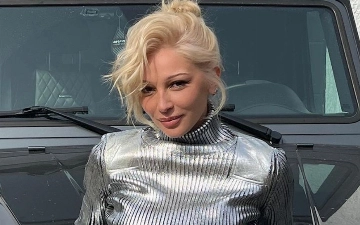 Настя Ивлеева выложила фото с сумкой почти за $11 тысяч