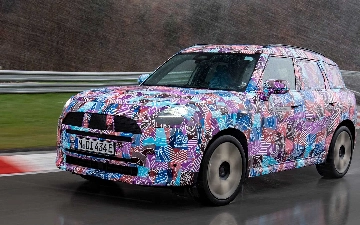 MINI показал новый электрический Countryman на новых тизерах