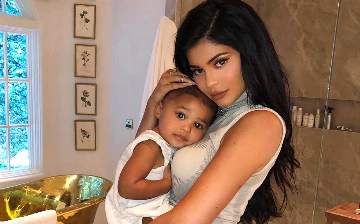 Кайли Дженнер рассказала о третьем ребенке