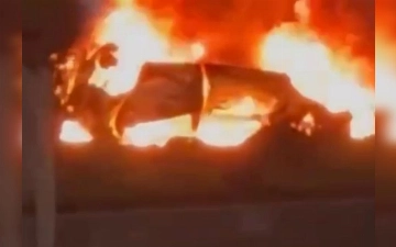 Возле круга ТАПОиЧ перевернулся и загорелся Cobalt