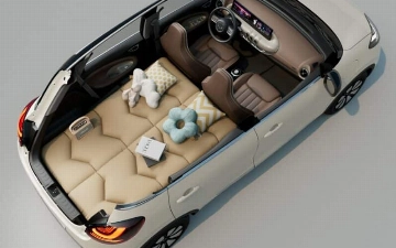 Китайцы выпустили электромобиль с кроватью внутри