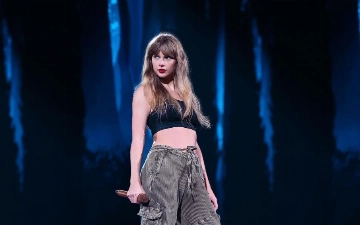 Тейлор Свифт впервые заметили с ее новым возлюбленным