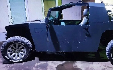 Узбекистанец продает свой самодельный вездеход