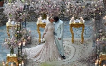 Певица Сиа тайно вышла замуж в Портофино