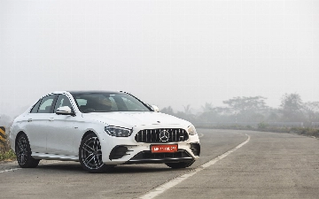 Mercedes вывел на Нюрбургринг заряженный AMG E53 