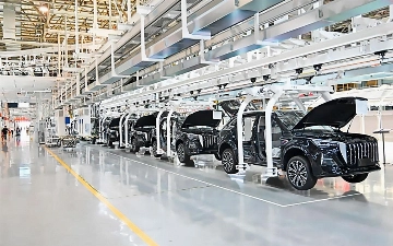 Hongqi начал производство обновленного кроссовера HS5