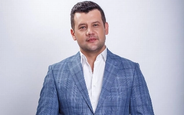 Артист Самандар Хамрокулов впервые стал отцом за 15 лет брака