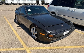 В сети продают Porsche 944 почти с миллионным пробегом