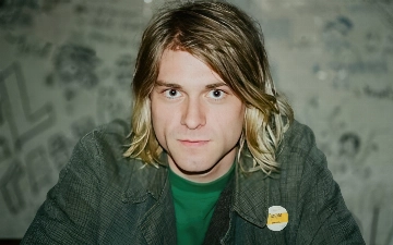 Любимую гитару Курта Кобейна спустили с молотка за огромные деньги