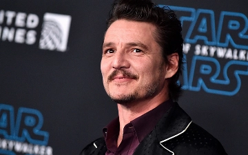 Педро Паскаль подхватил глазную инфекцию после селфи с поклонниками