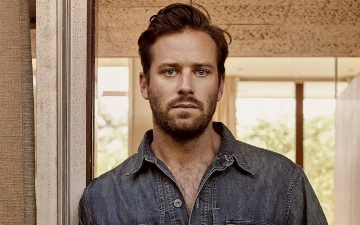 С Арми Хаммера сняли обвинения в сексуальном насилии