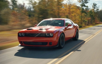 Dodge Challenger получил механическую коробку передач