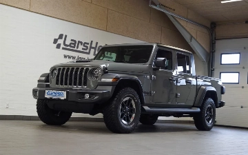 Jeep тестирует свой обновленный пикап Gladiator