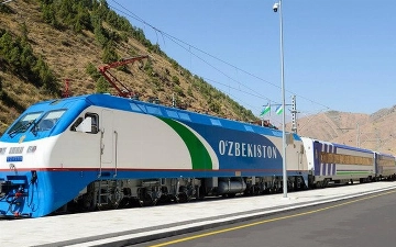 Жительница Ферганы погибла, спасая мальчика от приближающегося поезда