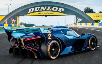 Новый Bugatti Bolide показали на живых фото