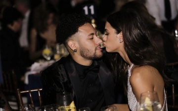 Девушка Неймара разрешила ему изменять