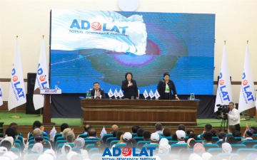 Кандидат в Президенты от партии «Адолат» Робахон Махмудова встретилась с избирателями Ферганской области