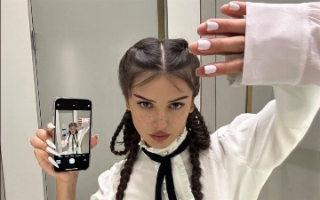 Дина Саева выложила фото со школьного выпускного