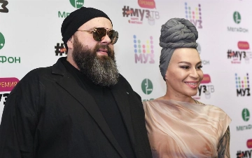 «Почему она не переходит на узбекский в жизни и в музыке»: Максим Фадеев написал пост о Наргиз Закировой