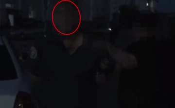 В Навои сотрудник ОВД попался на взятке в $15 тысяч (видео)