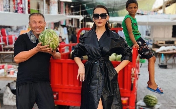 Лола Юлдашева провела фотосессию на рынке Ташкента