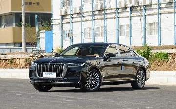 Hongqi презентовал китайский аналог «семерки» BMW
