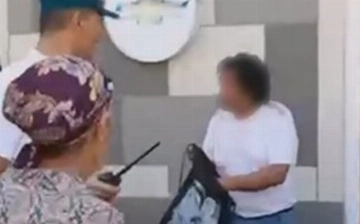 Жители Ургенча поймали и избили мужчину, пытавшегося похитить девочку (видео)